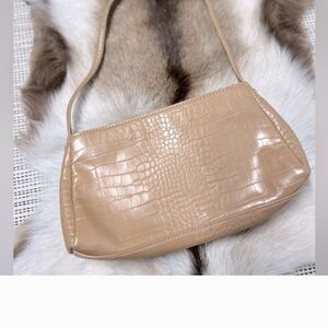 GM LIKKIE Caramel Croc-Embossed Shoulder Bag